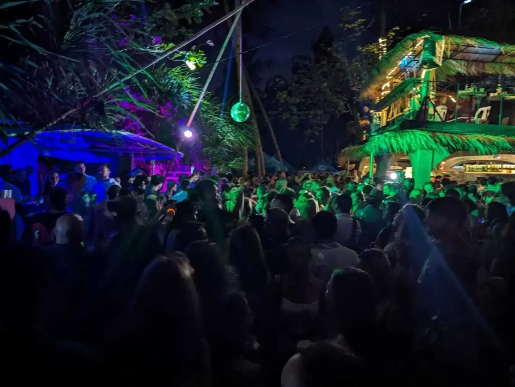 crowds dancing at Greenyard Boracay for Full moon to sunrise party